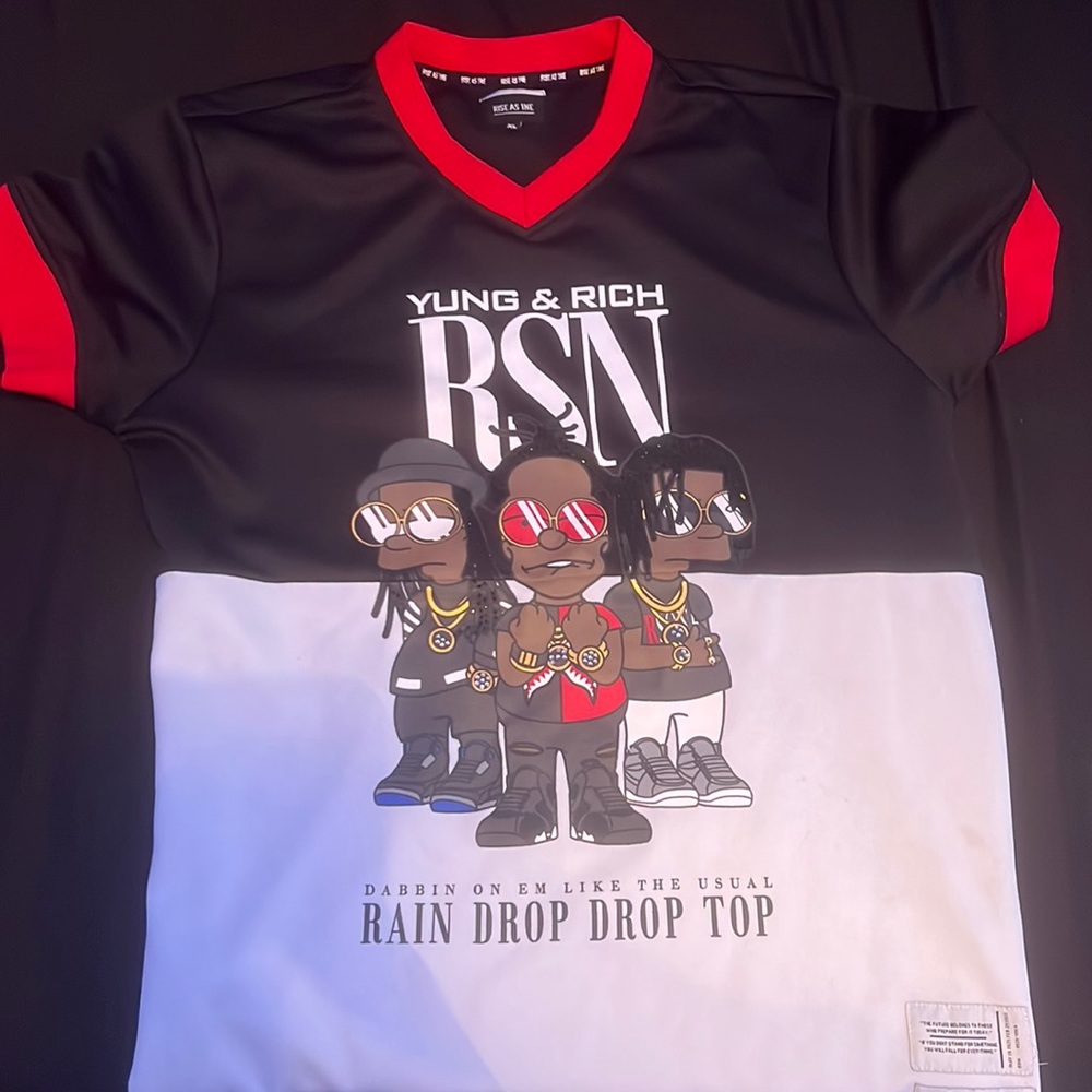 Graphic t shirt
